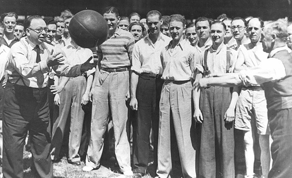 The Mayor of East Ham & Deputy Mayor of West Ham with men about to be called up for war service. July 1940.