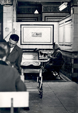 Cooke's Eel & Pie House, High Street, Stratford. Interior. 1964.
