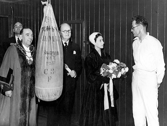 Princess Margaret visiting the Dockland Settlement. 28 June 1952.