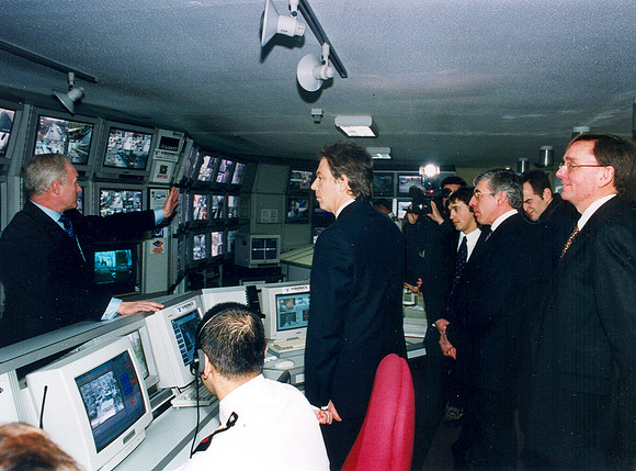 CCTV Scheme. Tony Blair visits the Newham Control Centre. 2000.