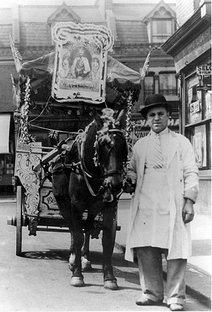 Andrew's Ices (proprietor Andrew Amato).