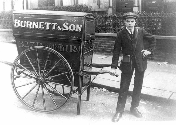 Bread delivery cart. 1912.