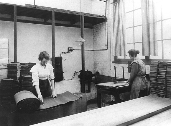 Jeyes Ltd, Plaistow. Corrugated cardboard cutting machine. c1918.