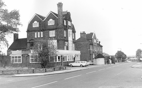 Connaught Tavern,