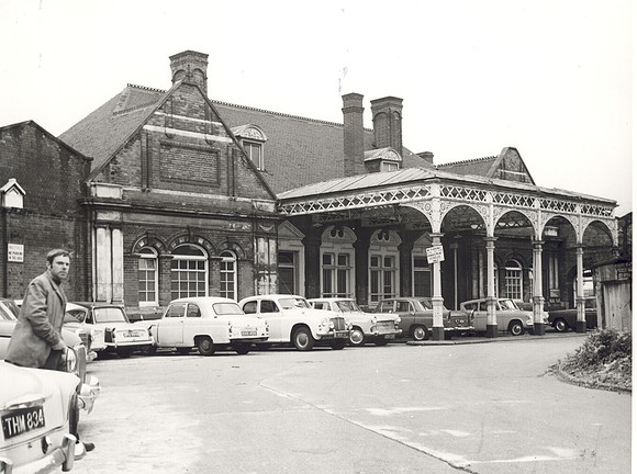 Stratford Station. Station Road entrance.