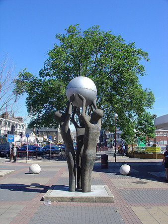 Peace Sculpture by Derrick Richardson-Lee at The Grove, Stratford.