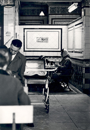 Cooke's Eel & Pie House, High Street, Stratford. Interior. 1964.