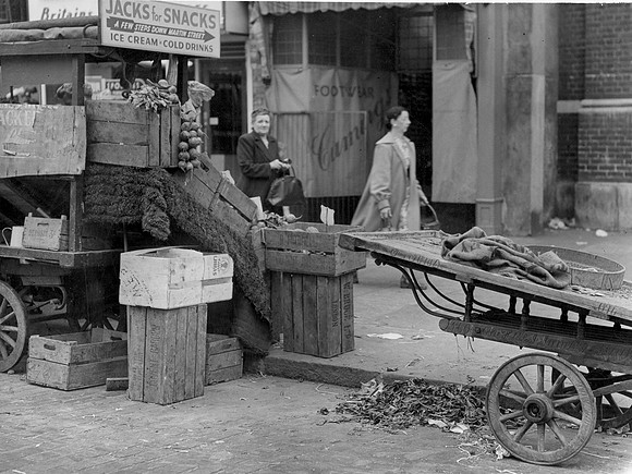 Stratford Broadway. 17 July 1952.