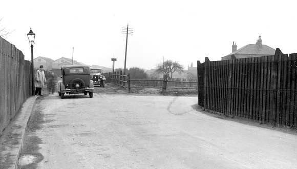 Temple Mill Lane. Clays Lane junction. 20 February 1937.