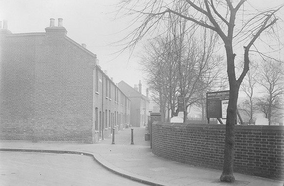 Union Cottages, off Vicarage Lane, Stratford. 2 Nov 1934.