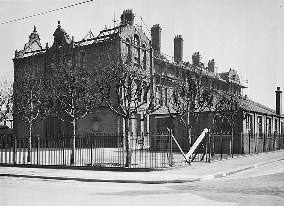 Upton Lane School. Bomb damage. 31 March 1941