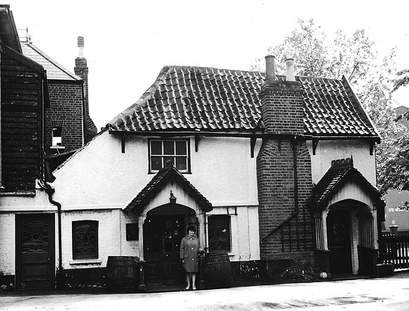 Spotted Dog, Upton Lane. Entrance to Lounge Bar and Dining Room. 20 May 1967.