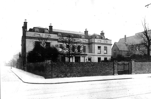 Upton House. (Birthplace of Lord Lister). c1910.