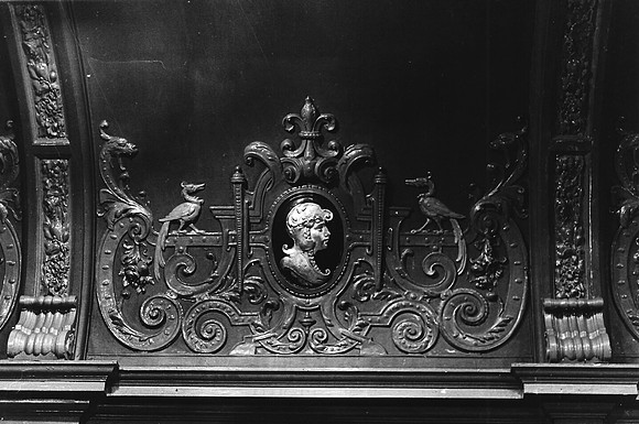 Boleyn, Barking Road. Interior detail. 1970s.