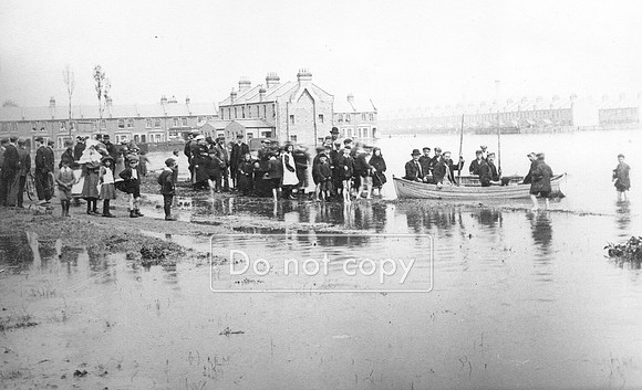 Floods. Grantham Road, Manor Park. 1903.