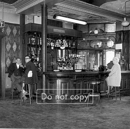 Coach & Horses, Romford Road, Manor Park. Saloon Bar 1970.