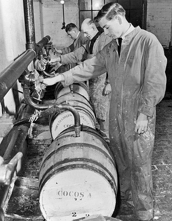 Loders & Nucoline, Silvertown. Edible oil manufacture-modern methods of production. c1968.
