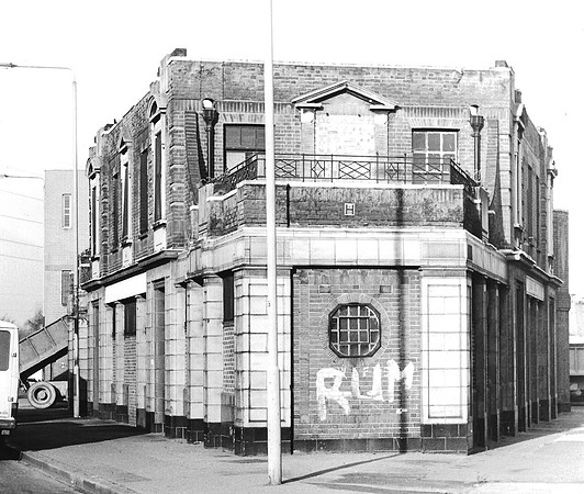 Former Lord Nelson public house at the corner of Victoria Dock Road and Peto Street North, Canning Town. 18 November 1987.